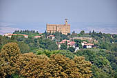 Volterra - La chiesa di San Giusto Nuovo vista dalle mura. 